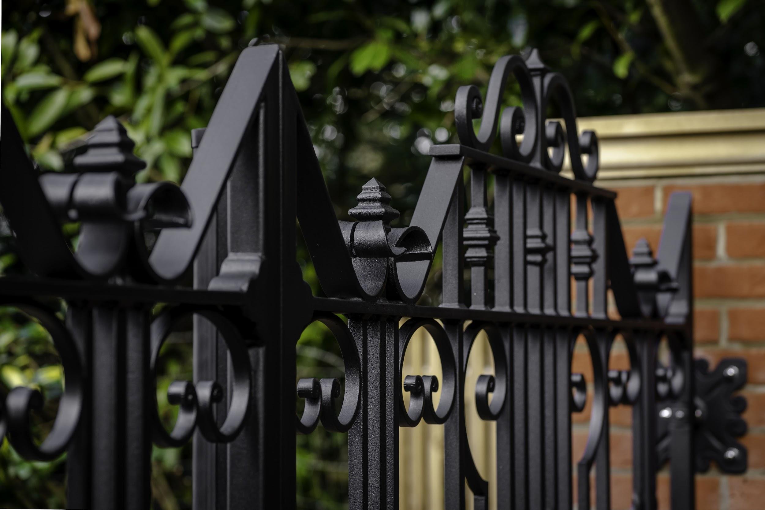 Automated electric driveway gates, made to measure and installed in Sussex